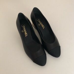 CHANEL Pump (37 C)